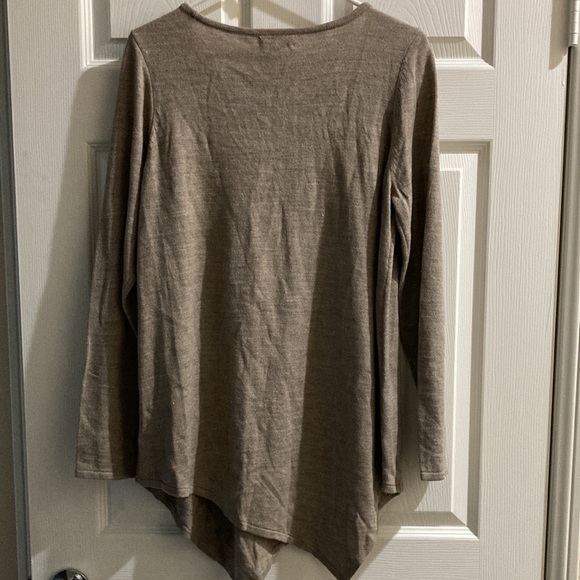 New with tags! NY&C Sweater - Picture 4 of 5